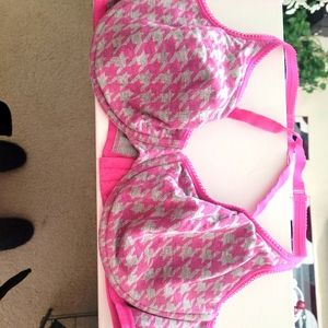 CACIQUE Convertible Bra & Hipster Panty set.